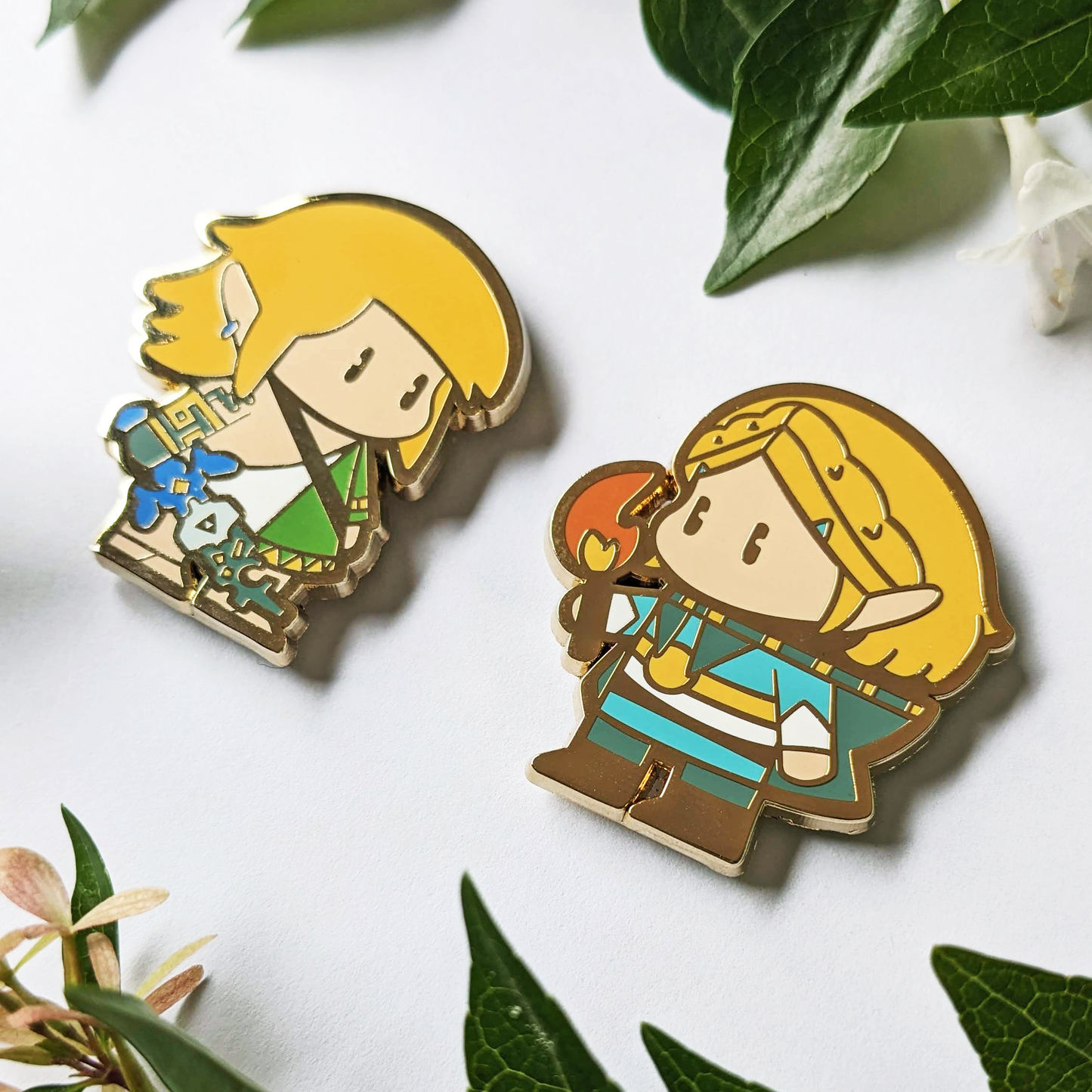 Set of 2 Pins - Chibi Link & Zelda