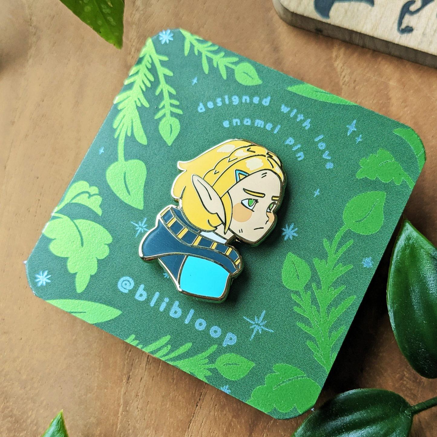 Set of 3 pins - Decayed Sword, Link and Zelda