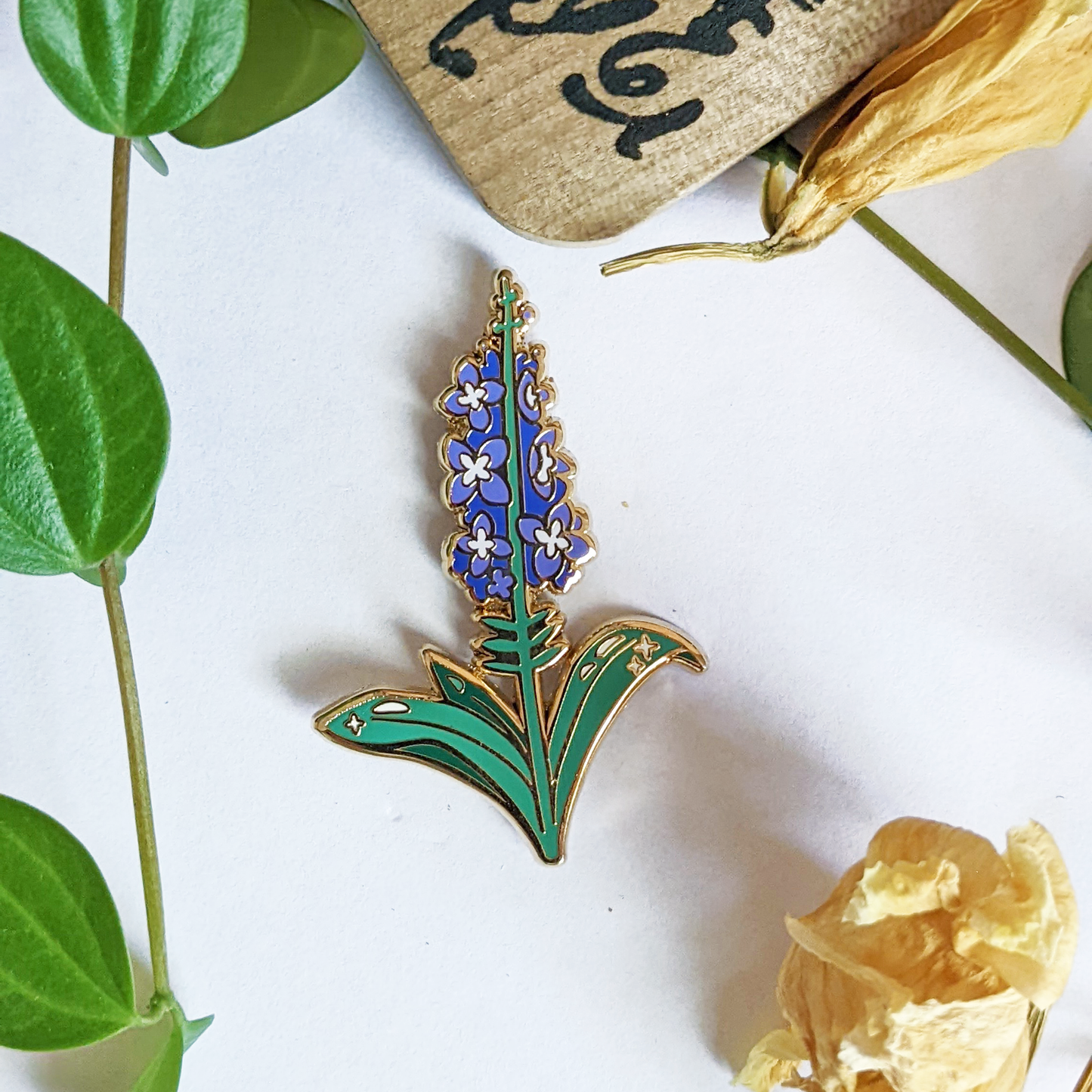 Set of 8 pins - Flowers of the Wild Collection