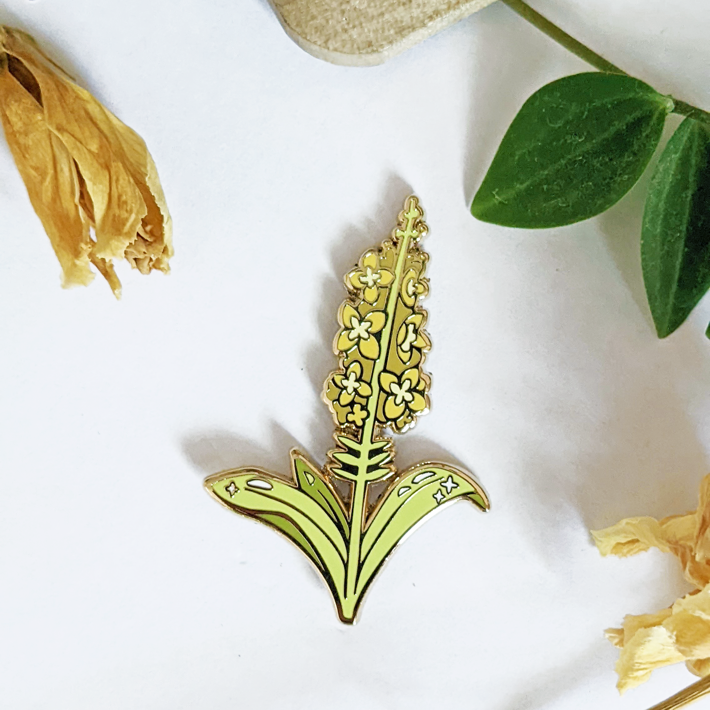 Set of 8 pins - Flowers of the Wild Collection