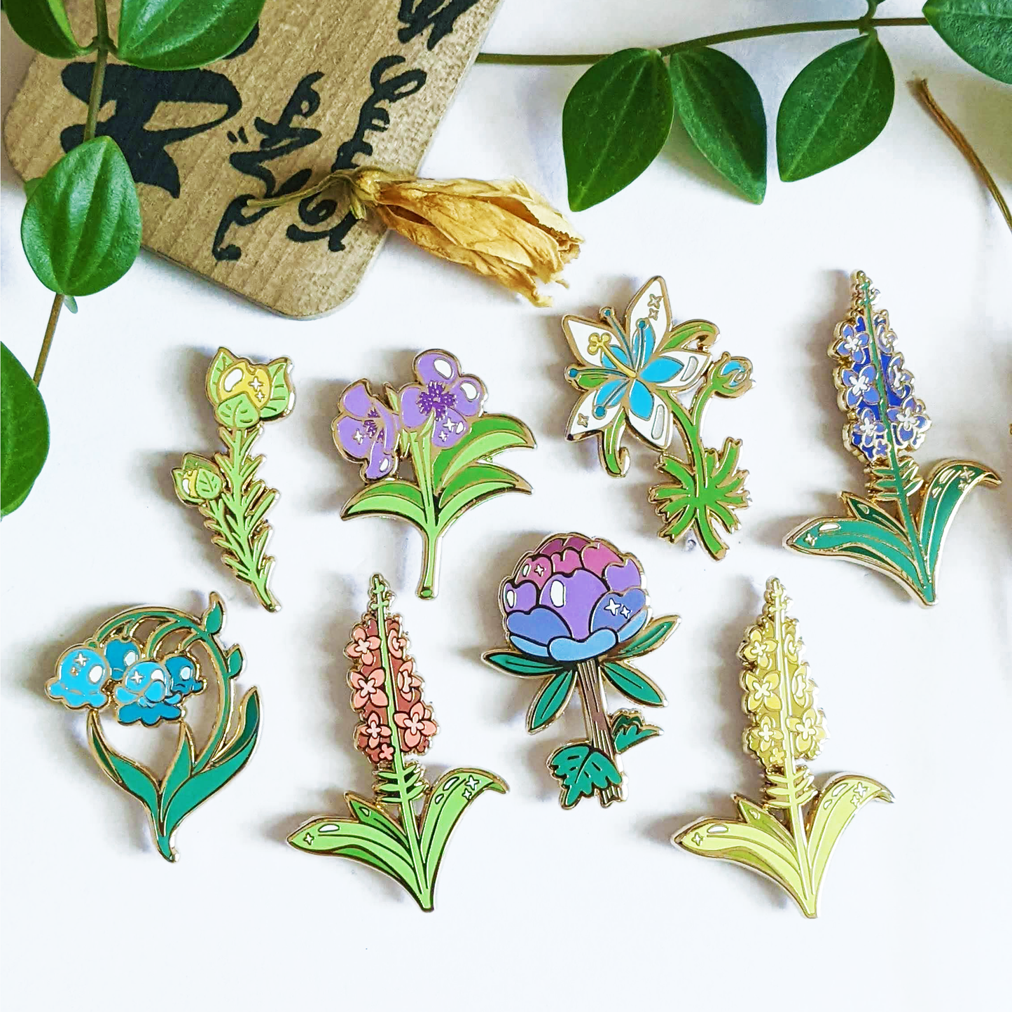 Set of 8 pins - Flowers of the Wild Collection